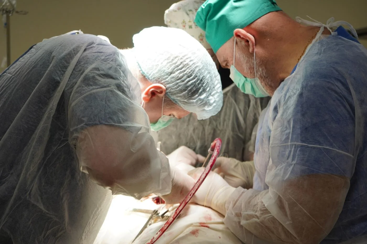 Врачи онкоцентра провели сложнейшую операцию, удалив опухоль и сохранив пациенту почку 