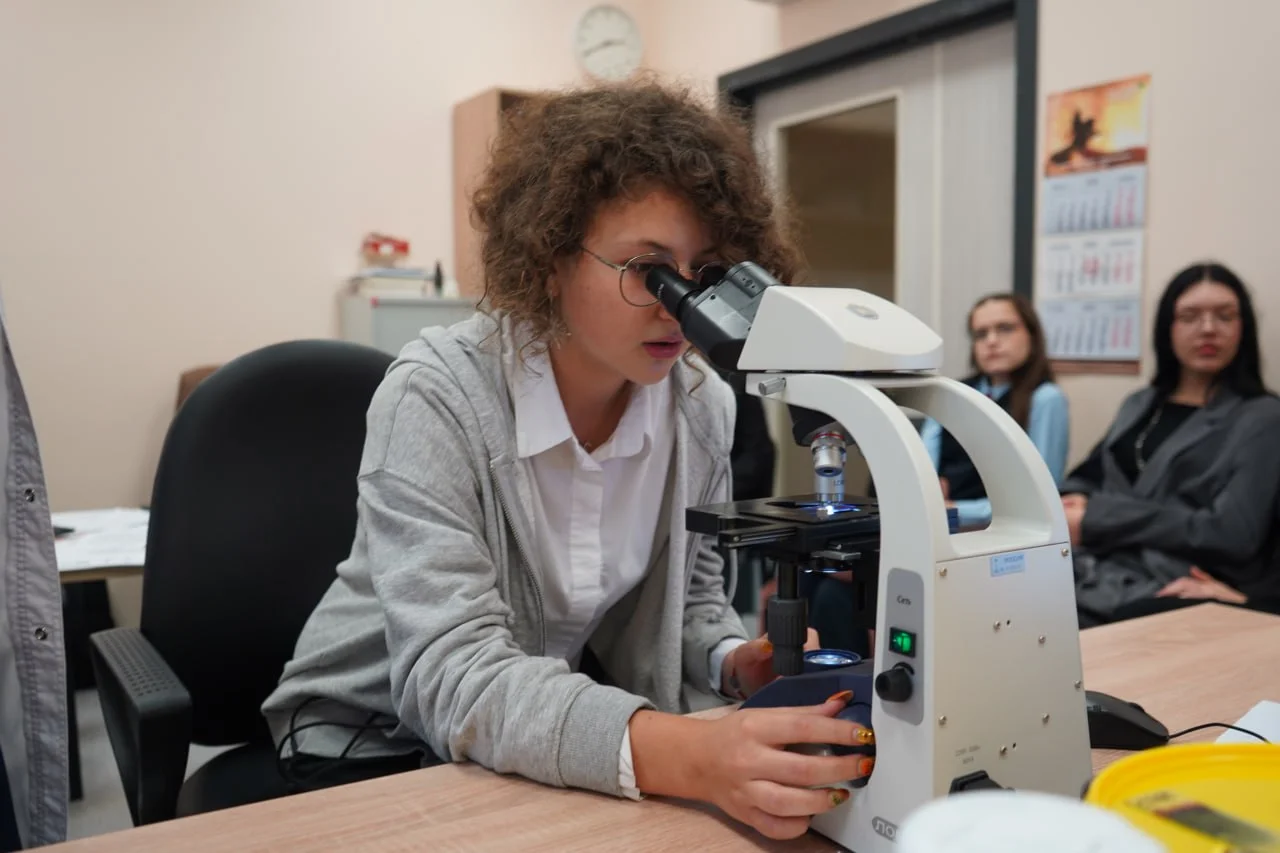 Будущие медики побывали в гостях у онкоцентра