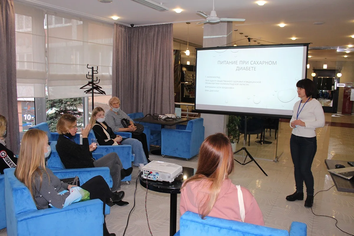 Более сорока человек стали участниками лекционных занятий врачей Центра общественного здоровья и медпрофилактики