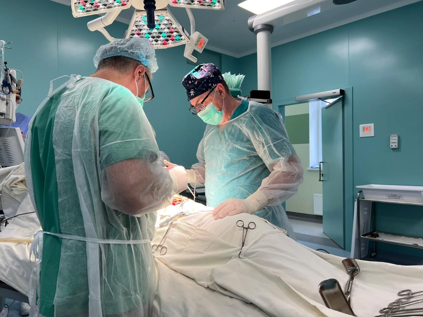 В Онкологическом центре Калининградской области продолжаются сложные мультидисциплинарные оперативные вмешательства