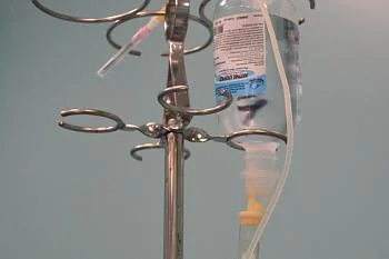 Хирурги и химиотерапевты онкоцентра провели суперселективную химиоинфузию 53-летней пациентке