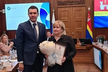 Сотрудники областной больницы отмечены наградами за вклад в реализацию проекта «Эффективный (бережливый) регион» Сотрудники областной больницы отмечены наградами за вклад в реализацию проекта «Эффективный (бережливый) регион»