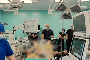 В онкоцентре проведены две эндоскопические операции по удалению больших опухолей различных отделов прямой кишки