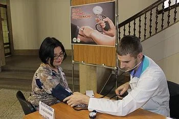 Более тысячи жителей региона проверили давление и сделали биохимический анализ крови