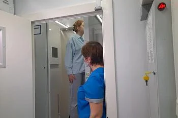 Жители поселка Малое Луговое прошли медицинское обследование в новом передвижном комплексе Жители поселка Малое Луговое прошли медицинское обследование в новом передвижном комплексе