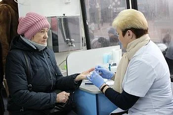За четыре часа кровь на сахар проверили около трехсот жителей региона