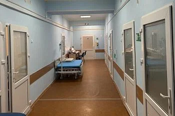 Сразу в нескольких отделениях Центральной городской клинической больницы установят новые двери Сразу в нескольких отделениях Центральной городской клинической больницы установят новые двери
