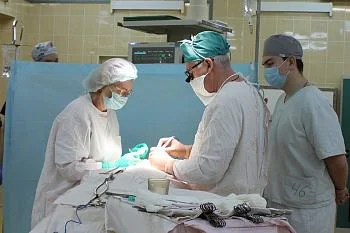 За два года специалисты областной больницы провели пациентам с инсультами более ста операций по современным технологиям За два года специалисты областной больницы провели пациентам с инсультами более ста операций по современным технологиям