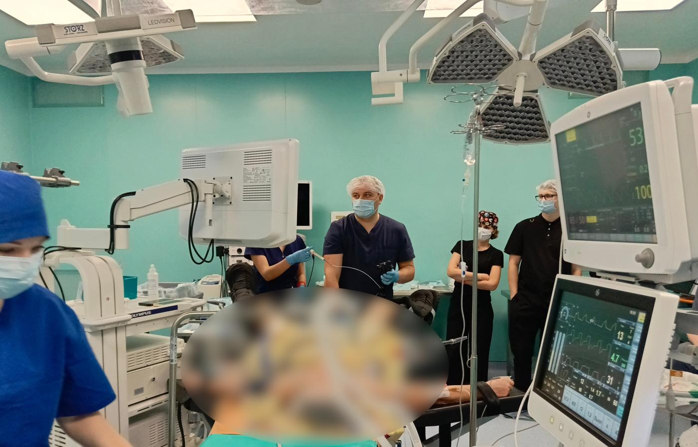 В онкоцентре проведены две эндоскопические операции по удалению больших опухолей различных отделов прямой кишки